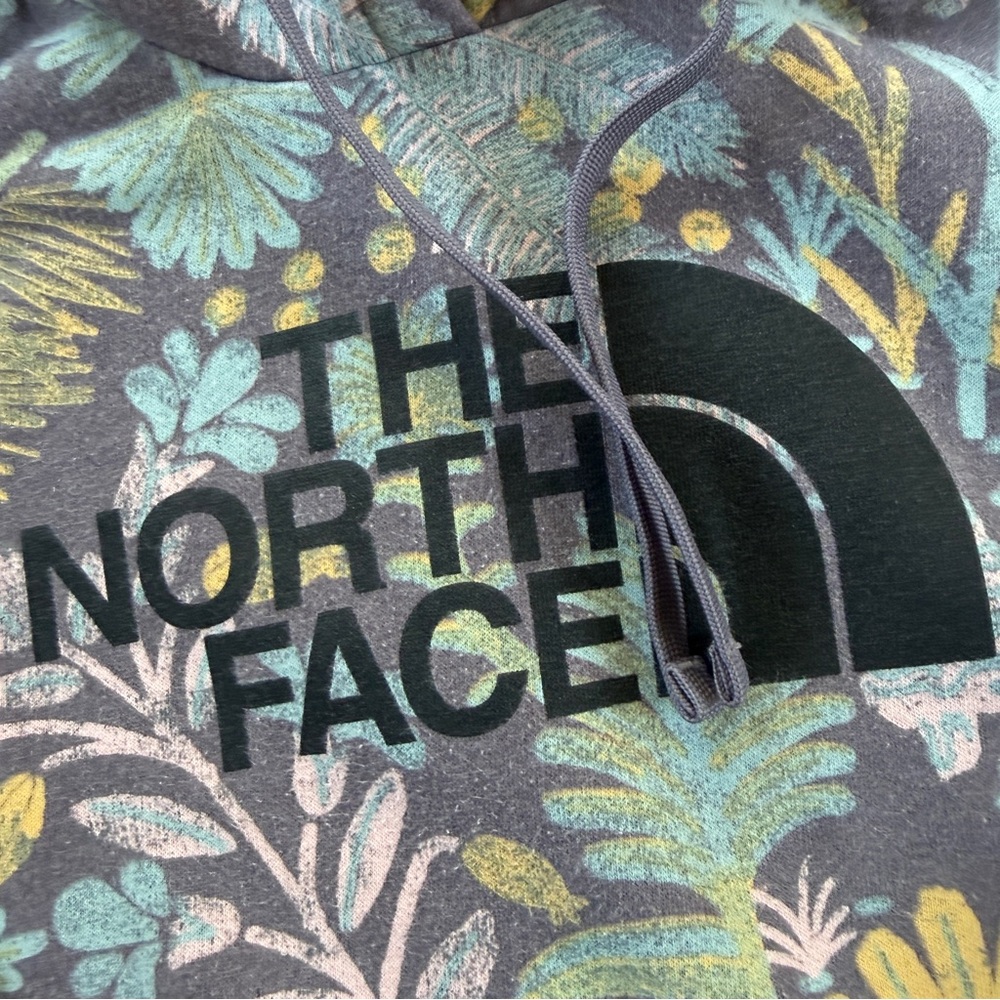 The North Face All-Over Floral Hoodie - Picture 4 of 8